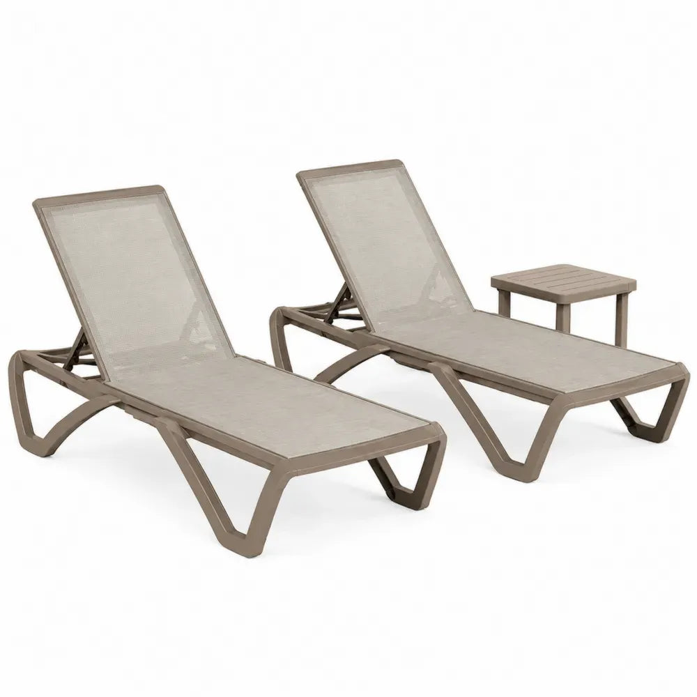 Gartenliegen 2er Set mit Beistelltisch verstellbar 195 x 65 x 95 cm PVC beschichtetes Polyestergewebe Polypropylen Taupe Beige